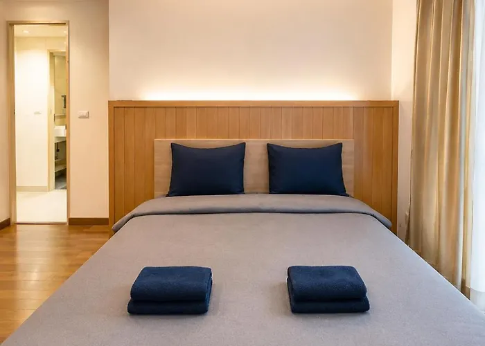 Zenith Place Huge 2br Low-rise Apartment Bangkok